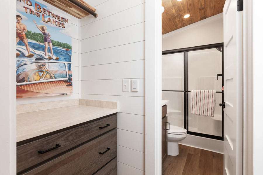 49121_Kinlock_Bathroom2_Nov-2026_02-scaled-1.jpg
