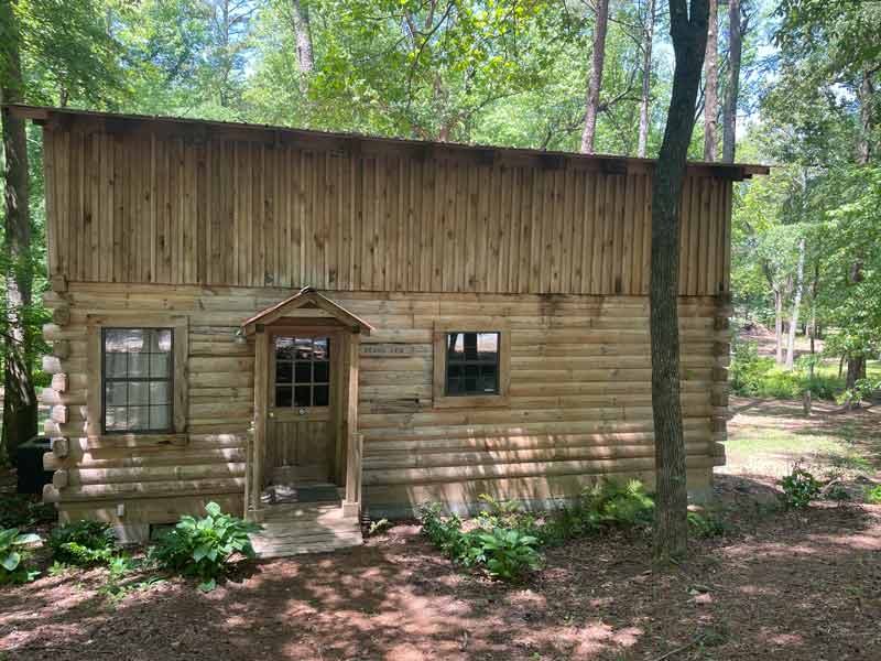 The Bear’s Den Cabin